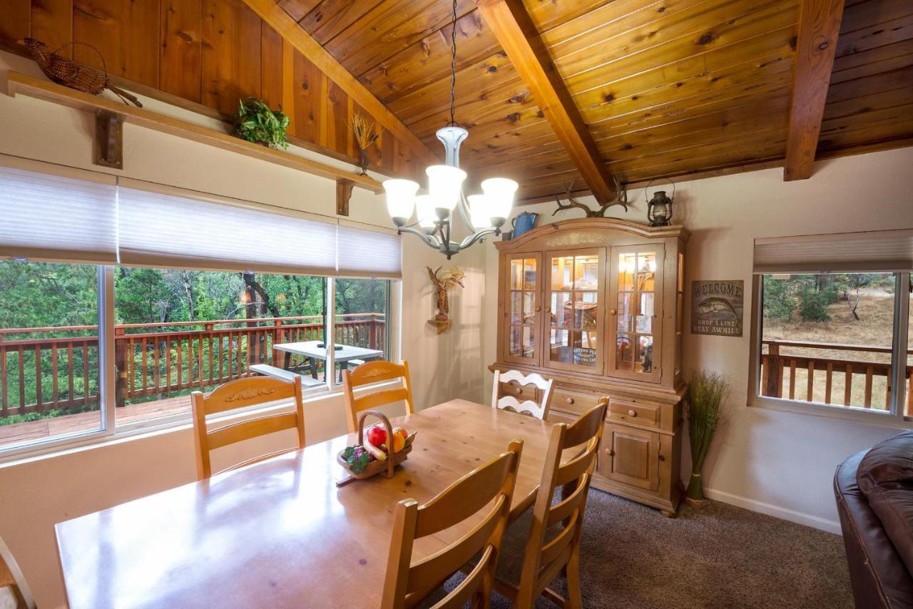 Sierra Springs Villa Oakhurst Exterior photo
