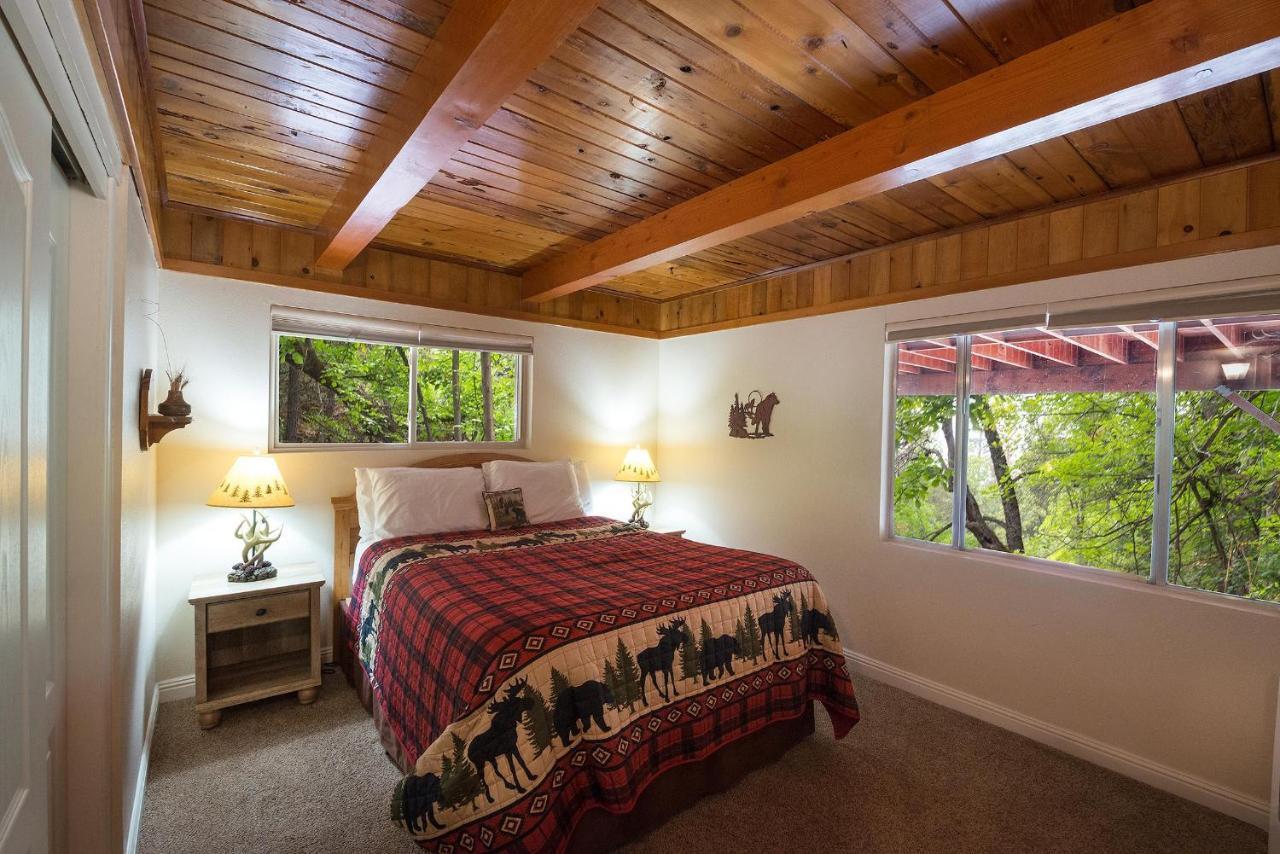 Sierra Springs Villa Oakhurst Exterior photo