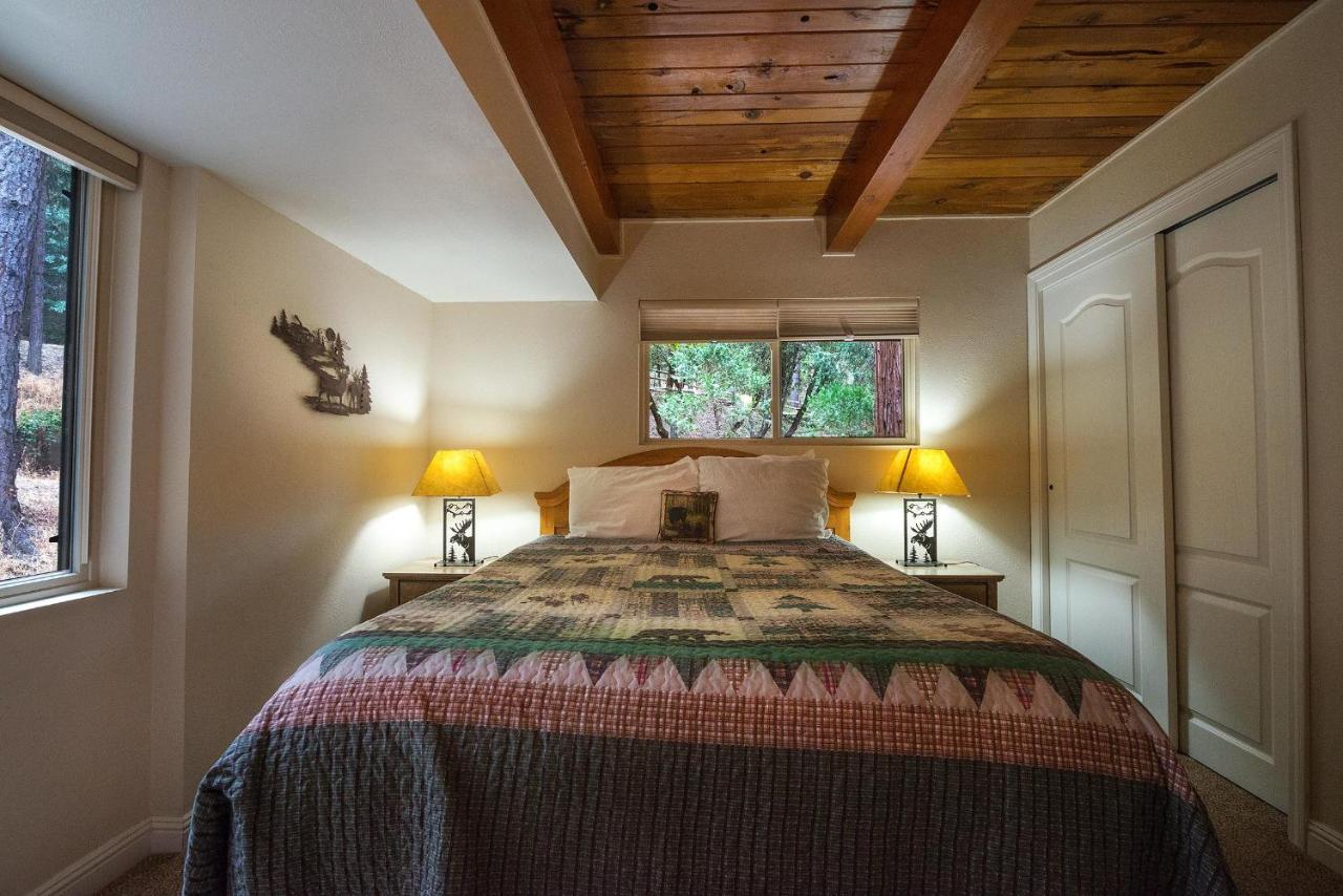 Sierra Springs Villa Oakhurst Exterior photo